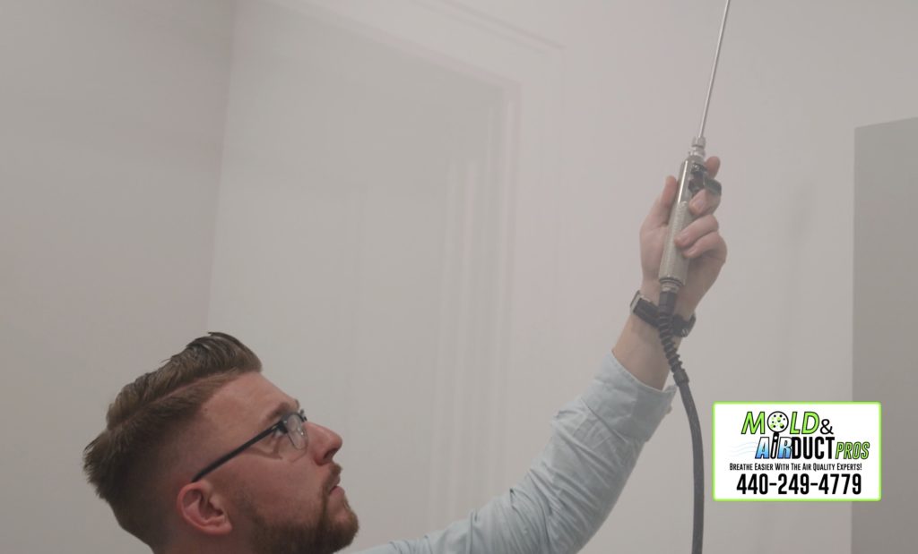 Mold inspection testing the air in a home